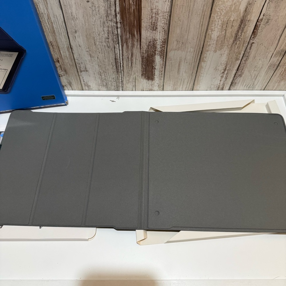 Kindle Scribe Premium Leather Cover - Green - Picture 6 of 10